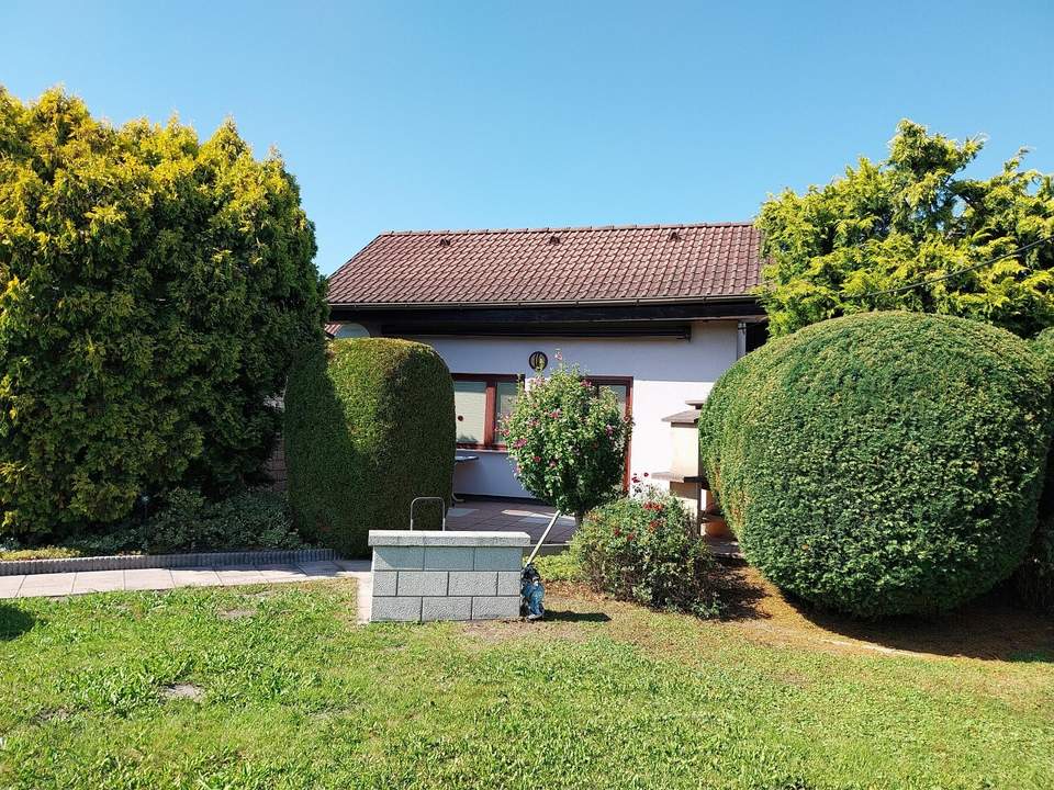 RUHEOASE MIT POOL AUF EIGENGRUND – KLEINGARTENHAUS "Frohes Schaffen" in 1210 WIEN