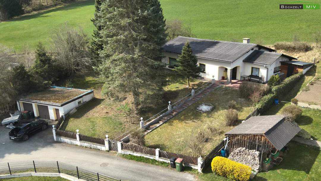 Bungalow in begehrter Aussichtslage mit Blick über +++ Weißkirchen +++