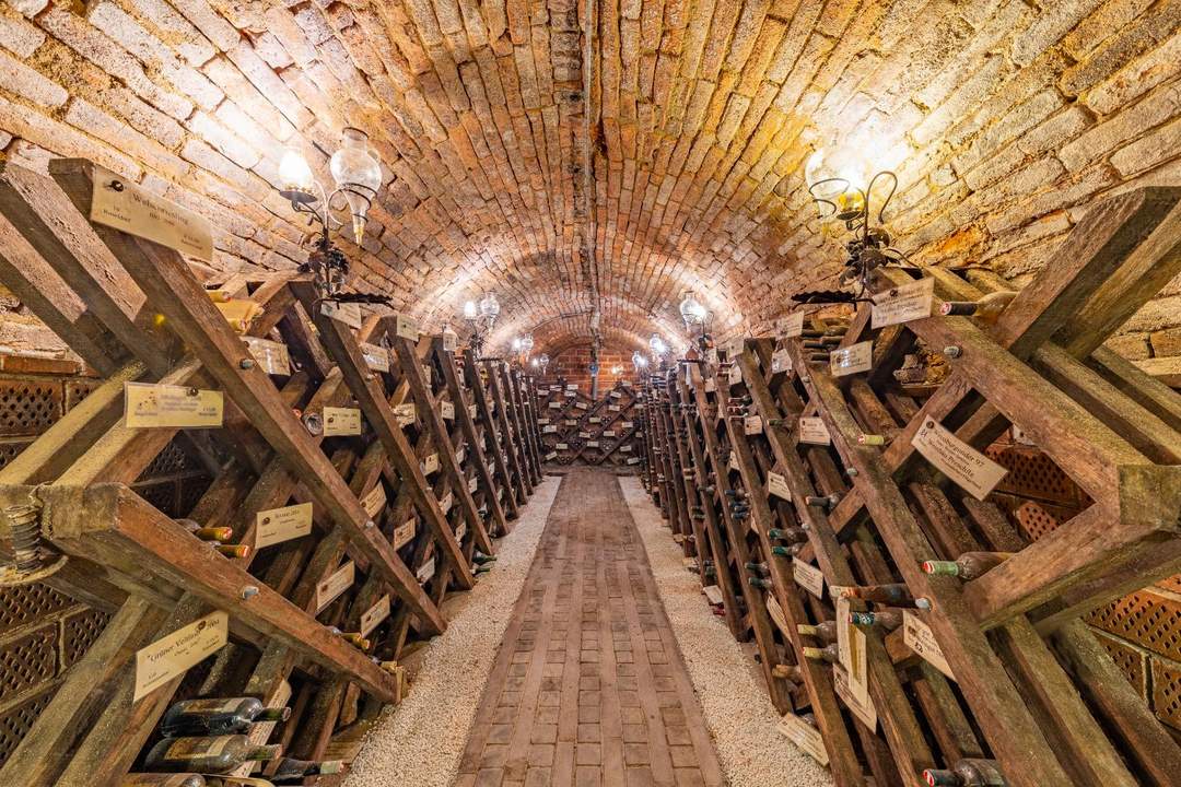 DIE LOCATION FÜR FIRMENEVENTS & PRIVATE FEIERN IN EINEM BESONDEREN AMBIENTE! INKLUSIVE WOHNBEREICH!