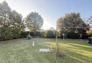 Großes Einfamilienhaus mit Veranda und Wirtschaftsanbau mit uneinsichtigen Garten + Ausbaupotential!