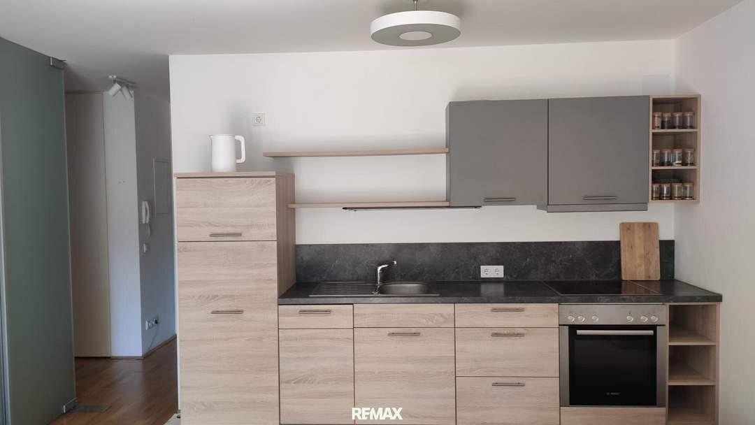 2-Zimmerwohnung mit Loggia zu mieten!