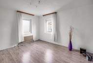 "Ankommen am Promenadenweg: Bungalow im Grünen – nahe Wien mit Potential"