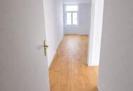 Stilvoll wohnen im sanierten Altbau – klassisch trifft moderne – Erstbezug: 2-Zimmer-Wohntraum mit Innenhofbalkon + hochwertiger Ausstattung + effizienter Luftwärmepumpe