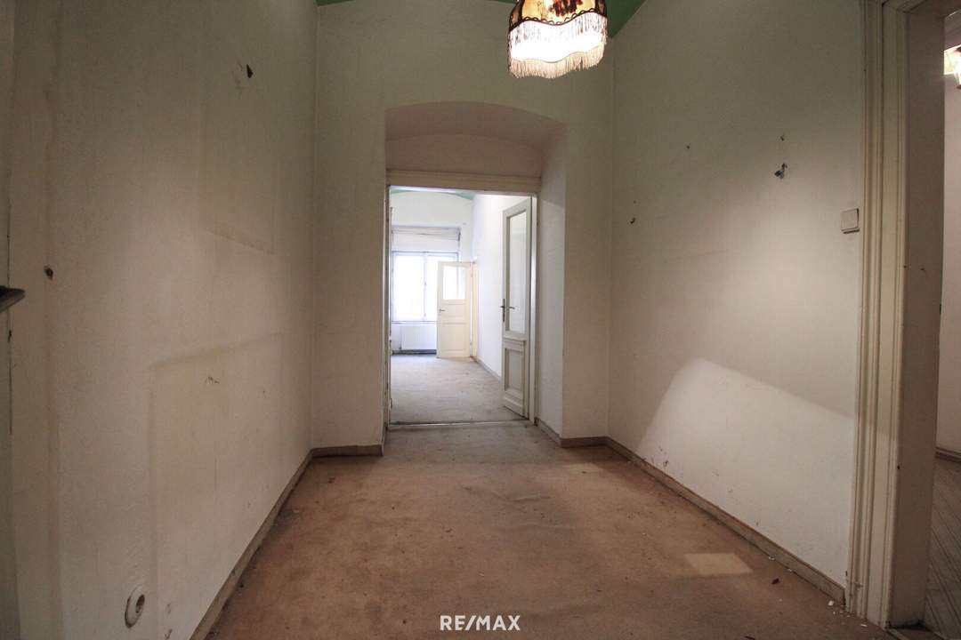 Sanierungsbedürftiger Altbau – 2 Zimmer, 59 m², großes Potenzial im 9. Bezirk