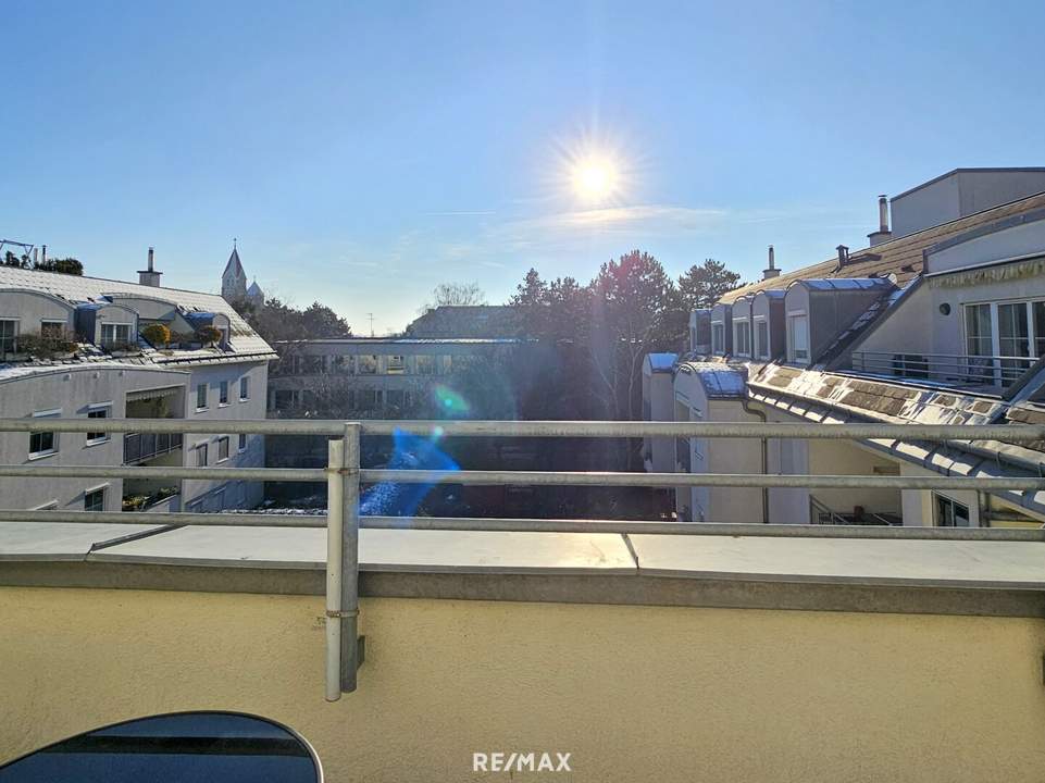 DACHGESCHOSS - TERRASSE MIT ca.7,45m² - GRÜNBLICK - SÜD-AUSRICHTUNG - RUHIG - HETZENDORF - MIETE INKLUSIVE GARAGENPLATZ