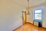 Wohnhaus mit starkem Sanierungsbedarf in ruhiger Lage!