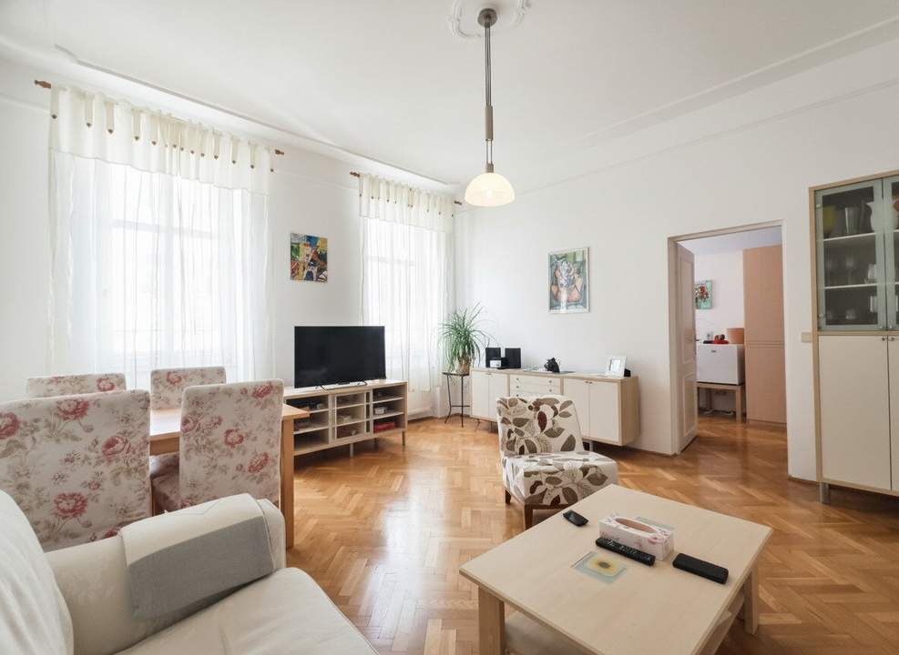 Charmante 3-Zimmer-Altbauwohnung in ruhiger Lage