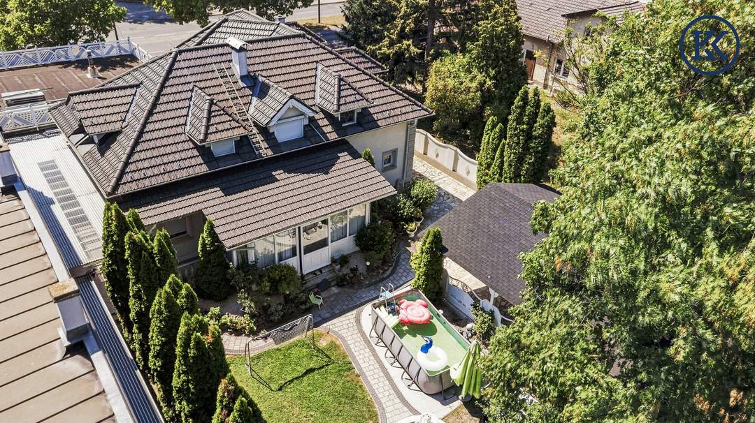 Zwei Häuser, ein Zuhause – Villa mit Charakter in Aspern