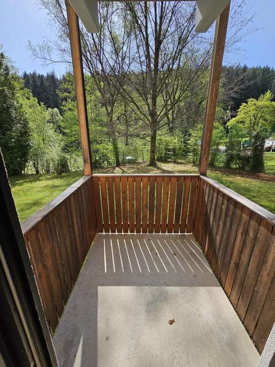 unbefristete 2-Zimmer-Wohnung mit schickem Balkon und Blick ins Grüne