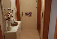 Wohnen mit Grünblick: sonnige 2-Zimmer Erdgeschosswohnung in zentrumsnaher Lage von Steyr Münichholz - ideal für junge Erwachsene oder kleine Familien!