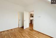 / 2 ZIMMER / U-BAHN NÄHE / BALKON / DACHGESCHOSS / MODERNE AUSSTATTUNG / VERFÜGBAR AB SOFORT