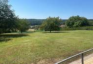 Viel Platz, viele Möglichkeiten, großes Grundstück!