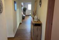 Großzügiges Wohnhaus mit 2 Wohneinheiten und Pool in zentrumsnaher Lage