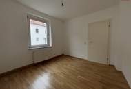 Modernes 4-Zimmer-Familienparadies: einzigartiges Bad mit Dusche & Wanne, flexible Räume und sonnige Küche mit Grünblick – frisch saniert & ab sofort bezugsfrei!