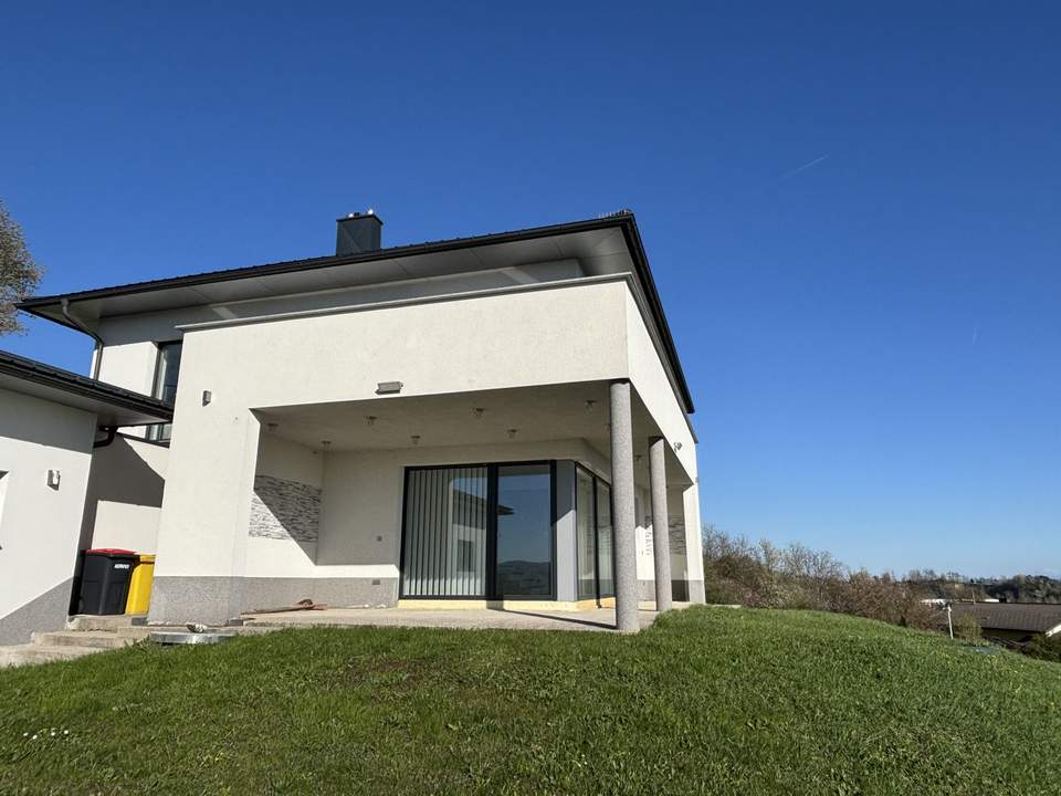 Modernes Einfamilienhaus - traumhafte Aussichtslage!