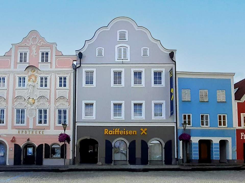 Vermietung - Moderne Büroräumlichkeiten im 2. Obergeschoss mit Lift