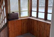 Sanierungsbedürftiges Einfamilienhaus mit diversen Nebenräumen!