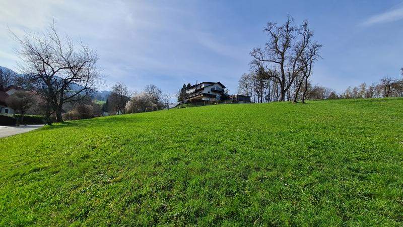 Eckgrundstück mit Weitblick nach Osten und Süden!