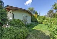 Großzügiges Familiendomizil mit uneinsichtigem Garten, Hallenbad, Sauna und Garage für 2 PKW