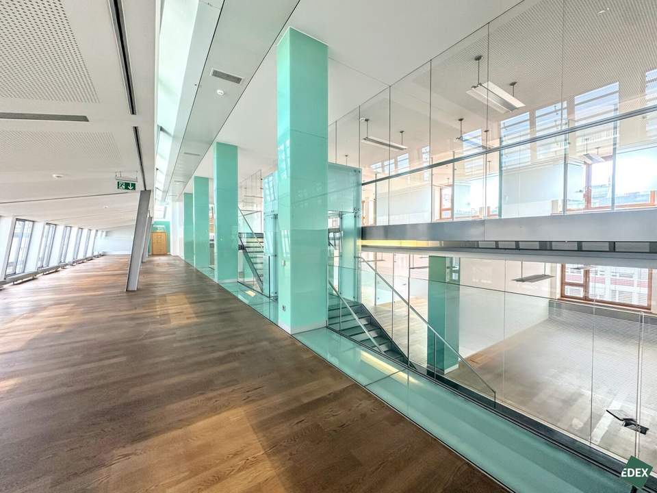 Repräsentatives DG-Maisonette-Büro samt Freifläche in der historischen alten Börse