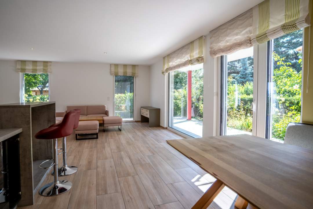 NEUES - TOLLES - GROSSES Familienhaus in ruhiger exquisiter Lage.