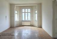 Sanierungsbedürftige, großzügige 4-Zimmer-Wohnung mit Loggia