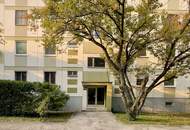 ERSTBEZUG nach Sanierung I 4 Zimmer Wohnung mit Loggia in Ruhelage I Tischler Küche mit Siemens Geräte inklusive I 360° Rundgang