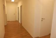 Sehr sympathische 3 Zimmer LOGGIA-Neubauwohnung im Grünen !!