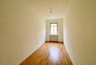 3 Zimmer-Wohnung ZUM SANIEREN, HELL und RUHIG!