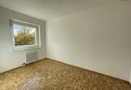 Lichtdurchflutete 3 Zimmer Wohnung mit sonnigem Balkon!