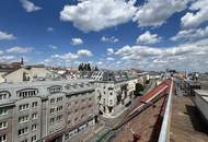 UNBEFRISTET - helle 2,5-Zimmer Dachgeschosswohnung mit Wohnküche, Schrankraum, 26 m2 Dachterrasse und Kellerabteil nahe Schönbrunn