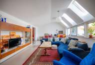 Dachgeschosswohnung in Ruhelage mit traumhaftem Grünblick, eigenem Garten und Garage