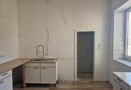 SANIERUNGSBEDÜRFTIGES, CHARAKTERSTARKES EINFAMILIENHAUS IN GUTER WOHNLAGE UND BAHNHOFSNÄHE