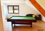 Ortsrand und Ruhelage - Hochwertige Landvilla mit großem Pool! Einfach Koffer packen und einziehen!