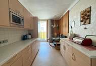 Zentral begehbare 2 bis 3-Zimmer-Wohnung mit zwei Loggien