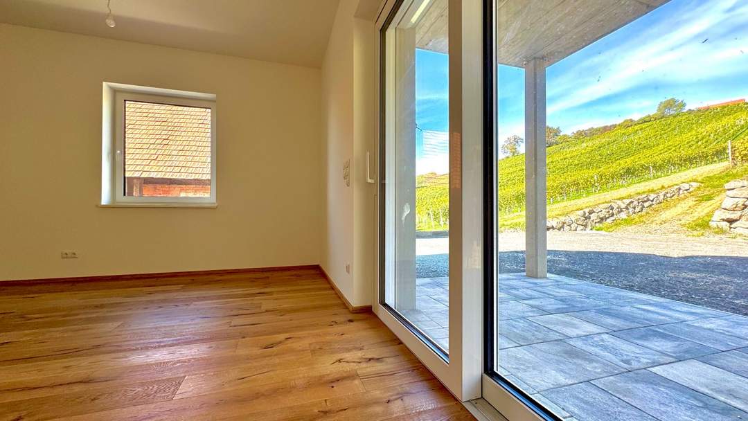 Barrierefreie 3-Zimmer Wohnung mit Terrasse inmitten der Weinberge von Klöch - Erstbezug!