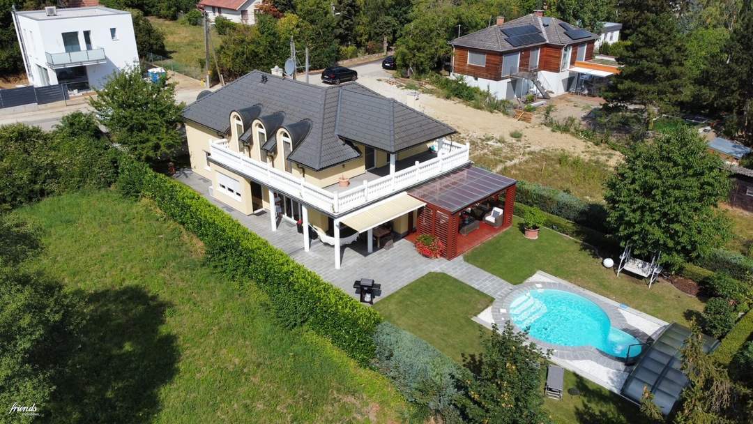 Einfamilienhaus mit Pool, Weinkeller, Sauna und Co.!