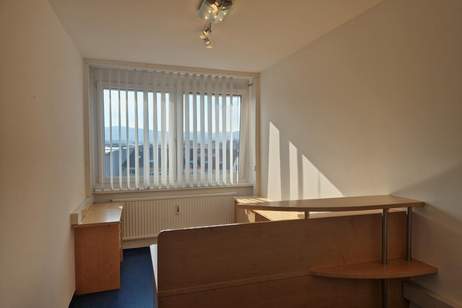 TRAUMHAFTE, HELLE 5-ZIMMER-FAMILIENWOHNUNG MIT LOGGIA UND AUSGEZEICHNETEM PREIS-LEISTUNGSVERHÄLTNIS IN ZENTRUMSLAGE VON KORNEUBURG, Wohnung-kauf, 335.000,€, 2100 Korneuburg