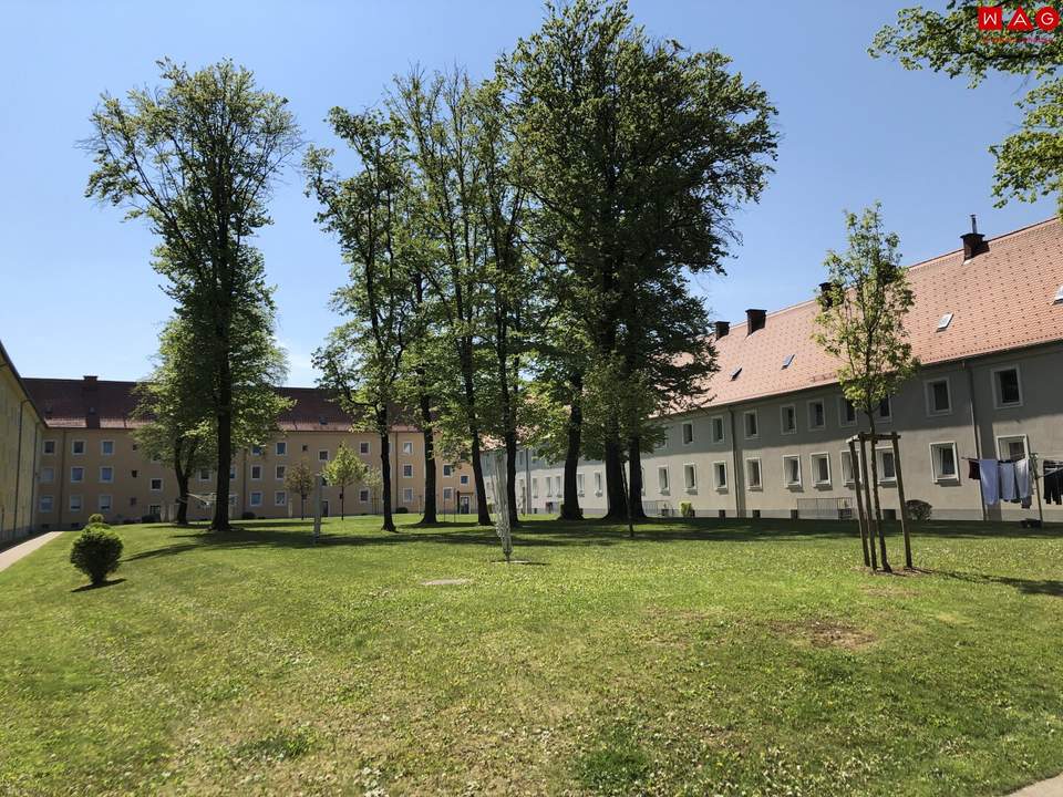 Lichtdurchflutete Räume und durchdachte Raumaufteilung: teilsanierte 4-Zimmer-Familienwohnung in Steyr-Münichholz! Ruhige Grünlage, Weitblick und attraktiver Preis inklusive.