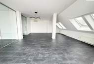 Büro / Praxis - Moderne Arbeitsfläche mit Ausblick in der Innenstadt