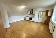 "4-Zimmerwohnung mit Balkon, Fernwärme &amp; 2 Parkplätzen"