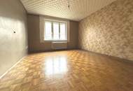 Teilsanierungsbedürftige 3-Zimmerwohnung mit guter Anbindung