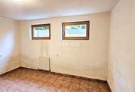 Großes Zweifamilienhaus, unterkellert auf teilbarem Grundstück und Entwicklungspotenzial in Ruhelage