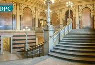 Schöne helle Bürofläche in historischem Gebäude