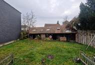 LIEBEVOLLES, SANIERUNGSBEDÜRFTIGES LANDHAUS MIT KLEINEM HOLZSCHUPPEN UND RUHIGEM INNENHOF MIT BESTER INFRASTRUKTUR UND BAHNANBINDUNG