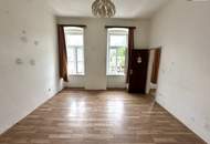Sanierungsbedürftige 2-Zimmer- Wohnung im 1.OG! Sanieren Sie diese Wohnung ganz nach Ihren Bedürfnissen.