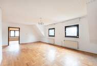 Haus mit Sanierungsbedarf auf großem Grundstück in perfekter Wohngegend