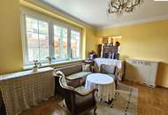 Wohnhaus mit 2.200m² großem Grundstück, Halle und Garagen