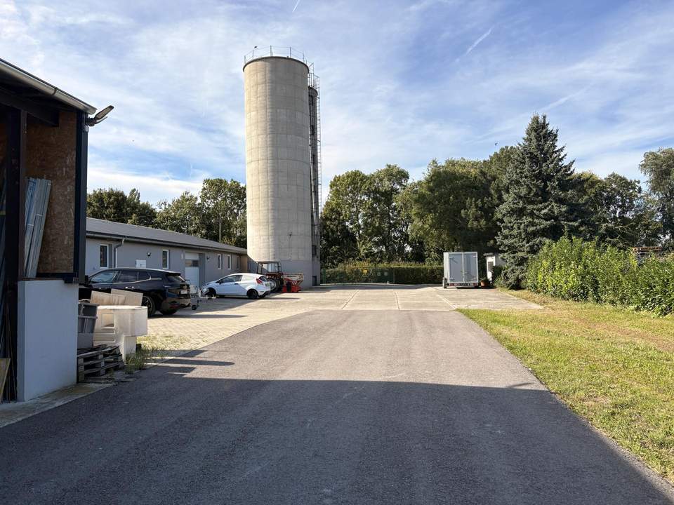 Top Ertragsobjekt: Voll vermietete Lagerhallen mit 5% Rendite & Außenflächen