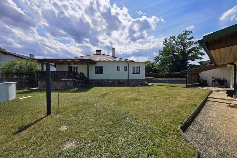 Familienidylle! Gepflegtes Wohnhaus mit tollem Garten, Presshaus und Nebengebäude – 4 Zimmer & top Küche - nur wenige Minuten zum Bahnhof!, Haus-kauf, 469.000,€, 2020 Hollabrunn
